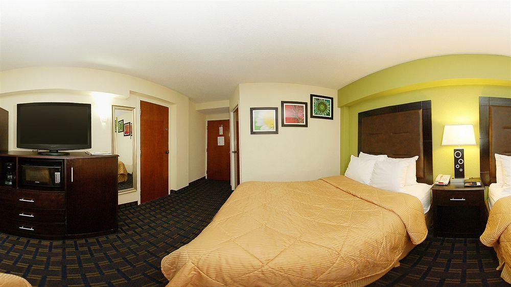 Quality Inn & Suites Greenville Near Downtown Bagian luar foto