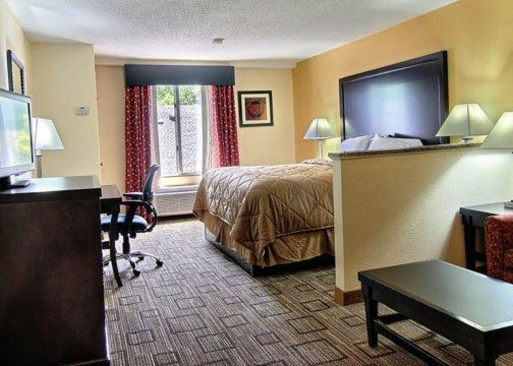 Quality Inn & Suites Greenville Near Downtown Bagian luar foto
