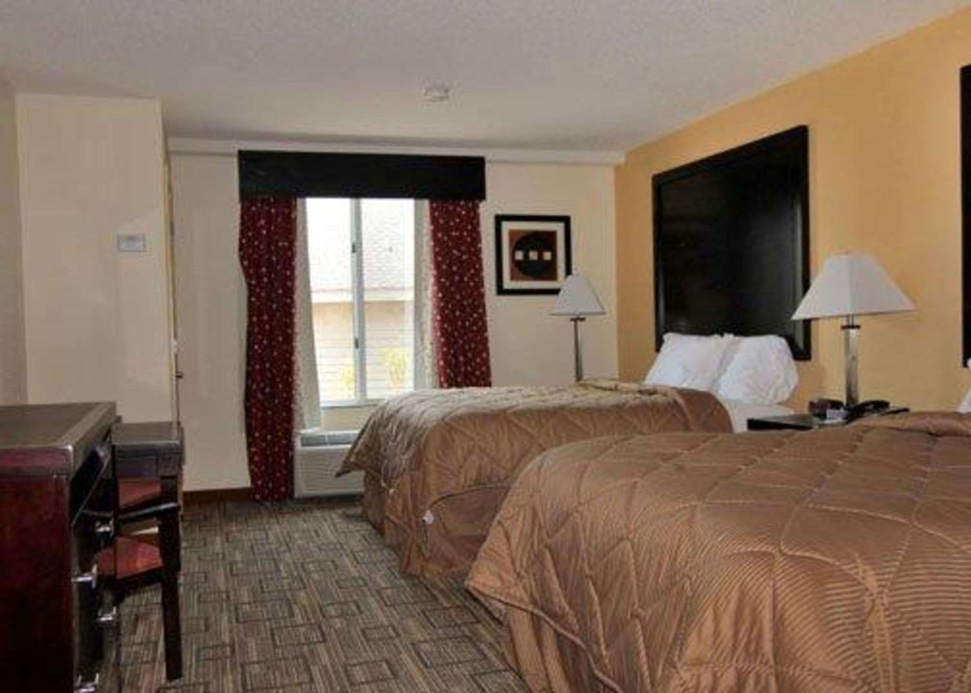 Quality Inn & Suites Greenville Near Downtown Bagian luar foto
