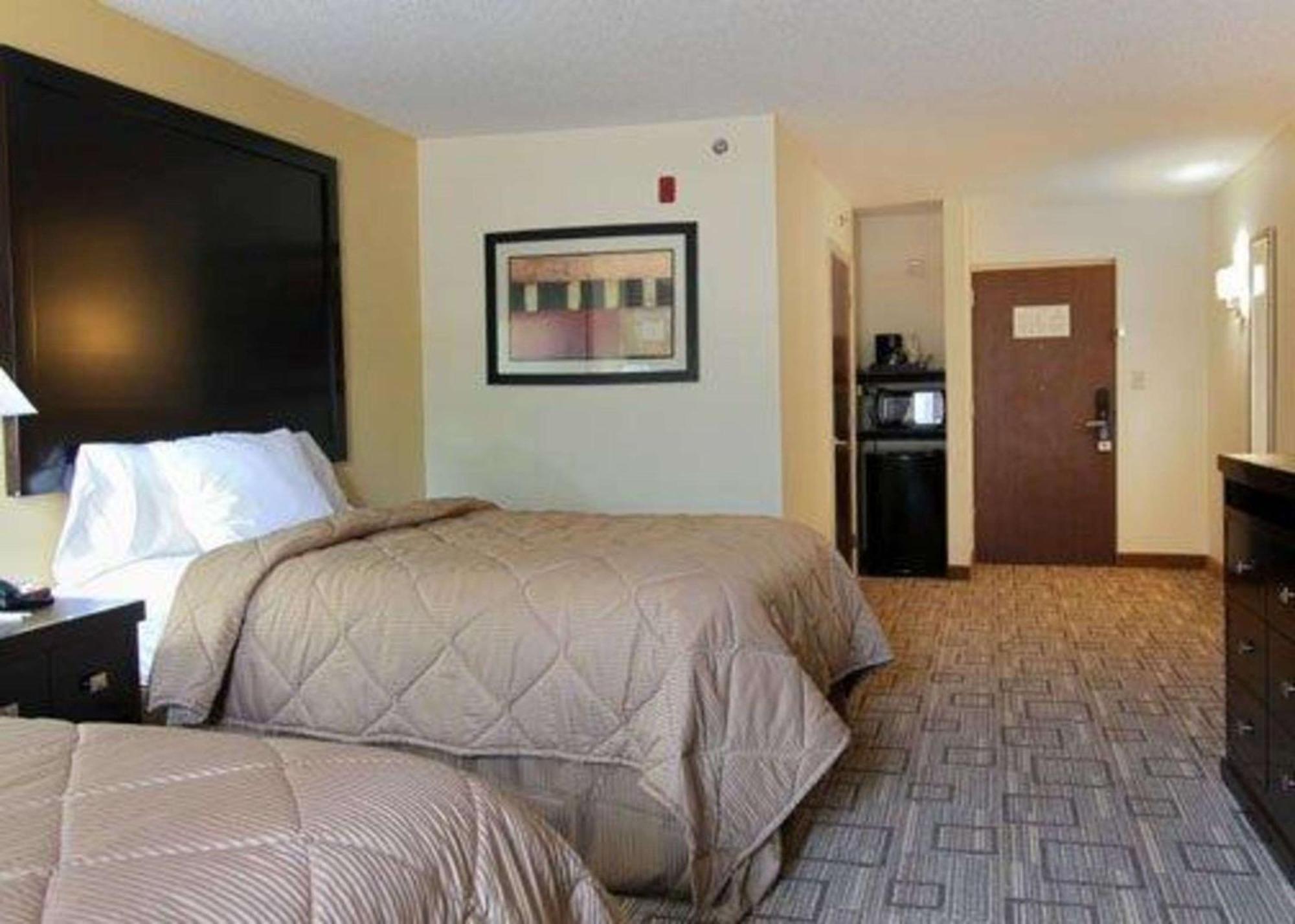 Quality Inn & Suites Greenville Near Downtown Bagian luar foto