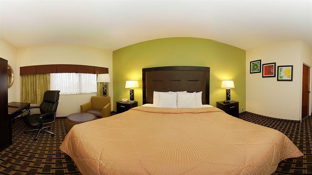 Quality Inn & Suites Greenville Near Downtown Bagian luar foto